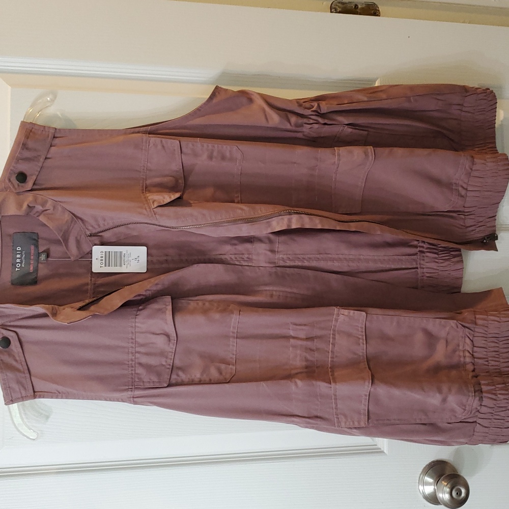 Torrid Women's Mauve Utility Vest 1x NWT - Picture 2 of 5